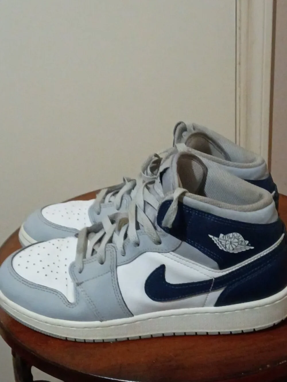 Nike Air Jordan 1 Mid Kids Mid Top Leather Gray/White/Blue 6.5Y DQ8423-104